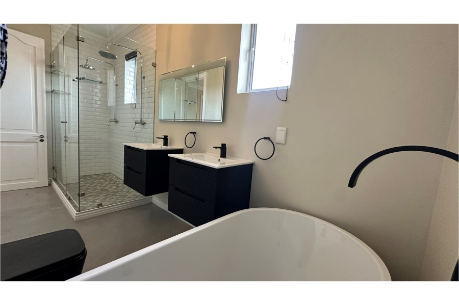 To Let 4 Bedroom Property for Rent in Val De Vie Estate Western Cape